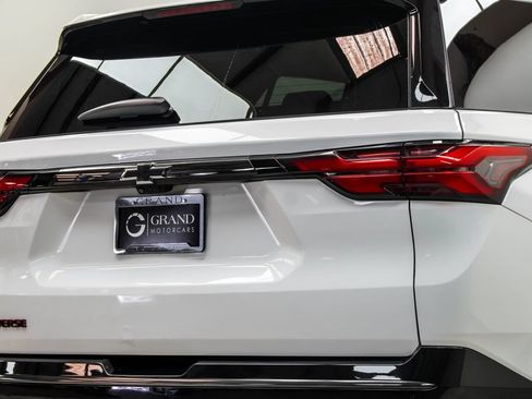 Used 2023 Chevrolet Traverse Premier w/ Redline Edition FWD image 13