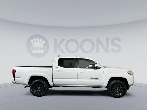 Used 2022 Toyota Tacoma SR5 image 8