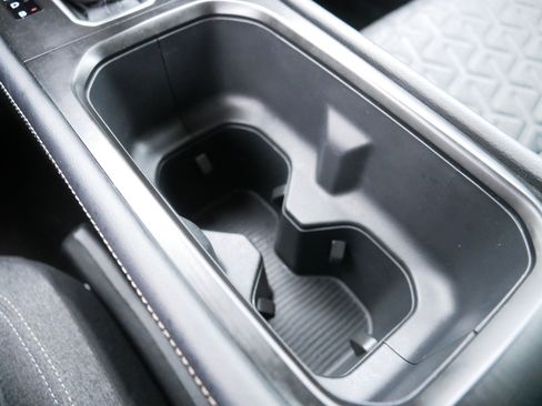 Certified 2025 Nissan Kicks SV w/ Illumination Package image 32