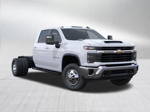 New 2026 Chevrolet Silverado 3500 LT w/ Convenience Package AWD/4WD image 8