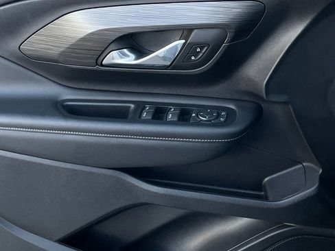 Used 2024 GMC Terrain SLE image 20