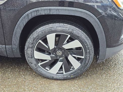 Used 2025 Volkswagen Atlas Cross Sport SE image 9