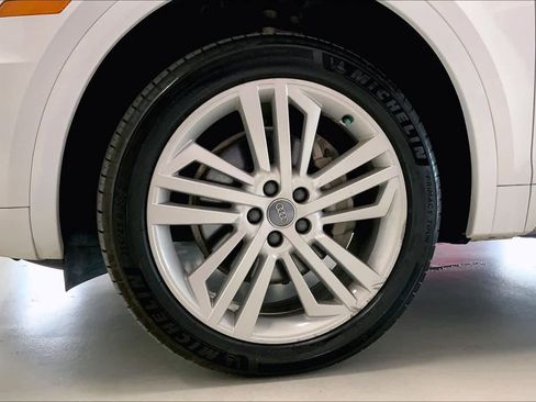 Used 2019 Audi Q5 2.0T Premium Plus w/ Premium Plus Package image 8