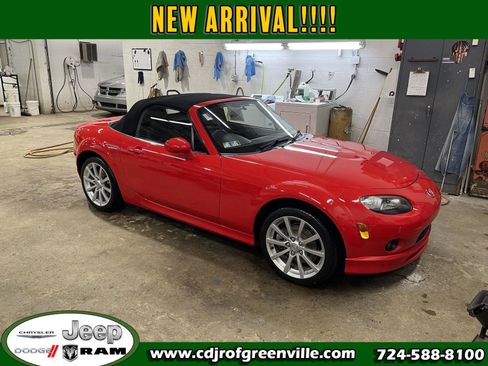 Used 2006 MAZDA MX-5 Miata Grand Touring w/ Premium Pkg image 1