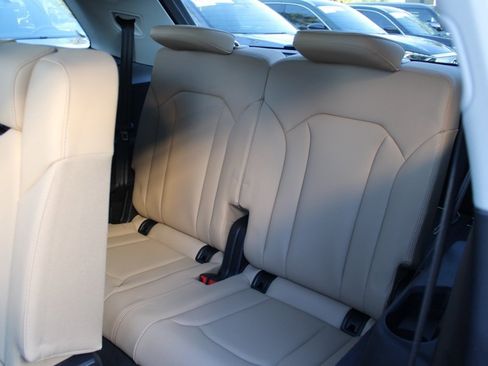 Used 2025 Audi Q7 2.0T Premium Plus w/ Premium Plus Package image 46