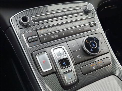 Used 2023 Hyundai Santa Fe SEL Premium image 13