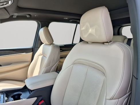 Used 2024 Jeep Grand Cherokee Limited w/ Luxury Tech Group II image 31