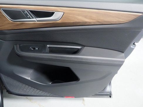 Used 2025 Volkswagen Atlas SE w/ Panoramic Sunroof Package FWD image 55