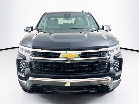 Used 2022 Chevrolet Silverado 1500 LT image 2