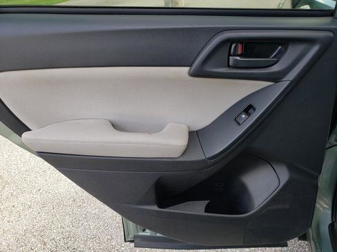 Used 2014 Subaru Forester 2.5i Premium w/ All-Weather Package image 12