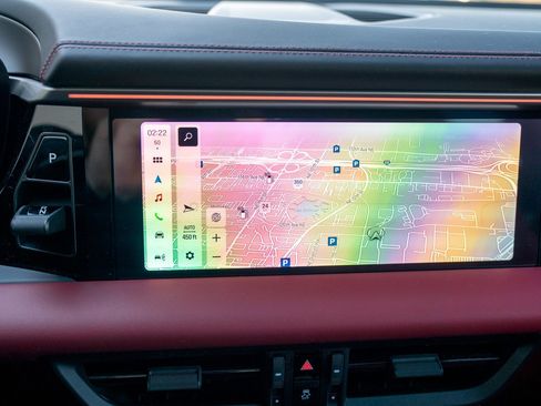 Certified 2025 Porsche Macan Electric image 16