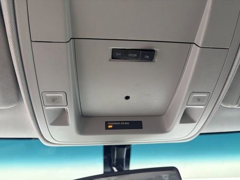 Used 2018 Chevrolet Silverado 1500 LT image 21