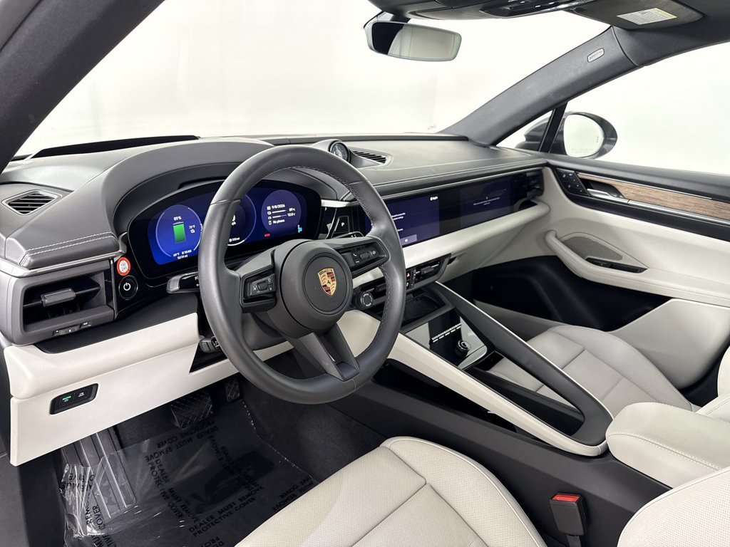 Certified 2025 Porsche Macan Electric RWD image 4