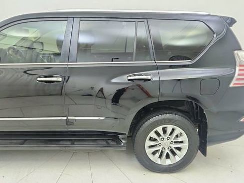 Used 2018 Lexus GX 460 Premium w/ Premium Package image 11