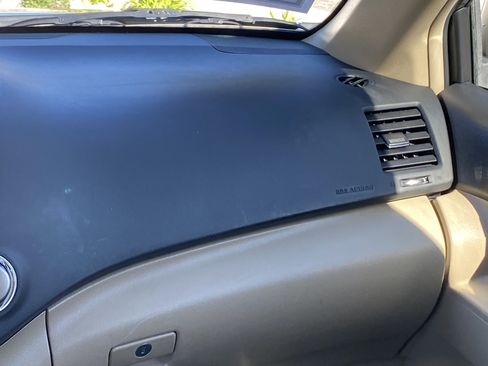 Used 2012 Toyota Highlander SE w/ Tow Pkg image 23