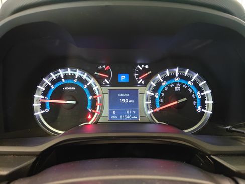 Used 2019 Toyota 4Runner TRD Off-Road Premium AWD/4WD image 17