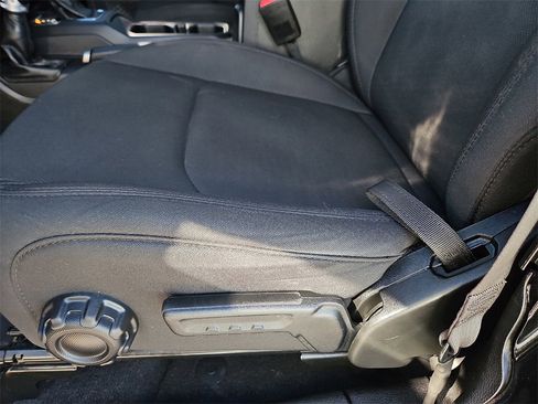 Used 2023 Jeep Gladiator Willys image 21