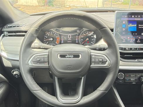 Used 2025 Jeep Compass Limited AWD/4WD image 28