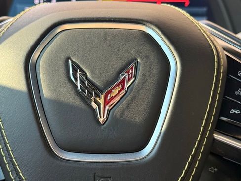 Used 2021 Chevrolet Corvette Stingray Premium Conv w/ Z51 Performance Package RWD image 18