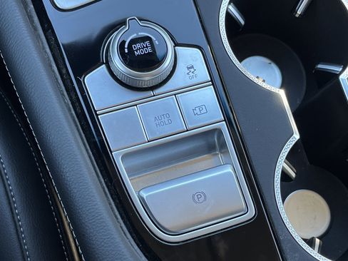 Used 2026 Genesis G70 2.5T image 8