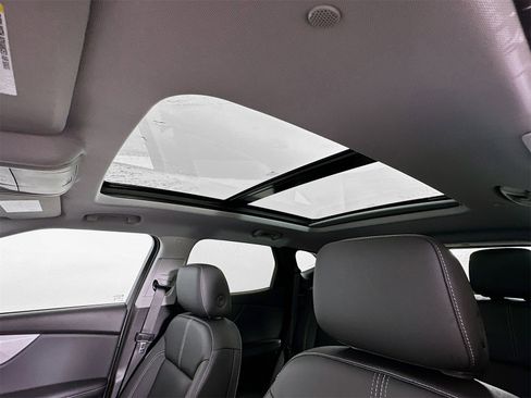 New 2025 Chevrolet Blazer LT w/ Midnight/Sport Edition image 22