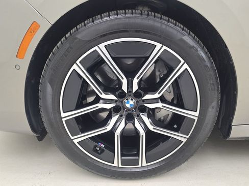 Certified 2023 BMW 760i xDrive w/ Luxury Rear Seating Package AWD/4WD image 11