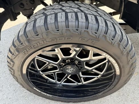 Used 2015 RAM 2500 Laramie AWD/4WD image 9