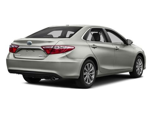 Certified 2016 Toyota Camry SE image 2