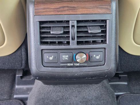 Used 2014 Toyota Avalon Limited image 15