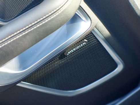 Used 2018 Jaguar E-PACE R-Dynamic S image 40