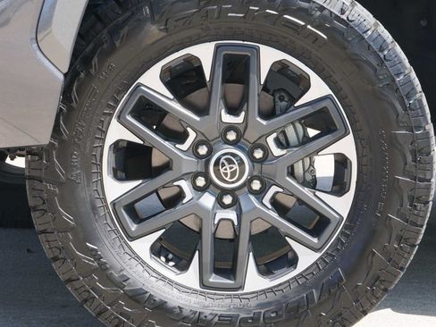 Used 2022 Toyota Tundra Limited RWD image 2