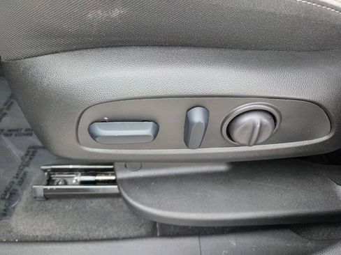 Used 2024 Chevrolet Equinox LS w/ LS Convenience Package FWD image 5