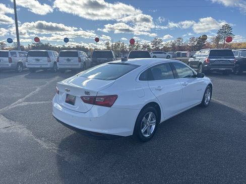 Used 2022 Chevrolet Malibu LS w/ Driver Confidence Package II FWD image 3