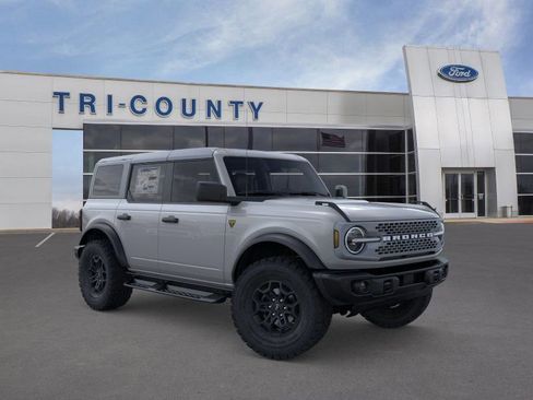 New 2026 Ford Bronco Badlands image 7