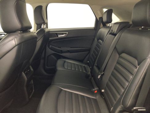 Used 2023 Ford Edge SEL image 18