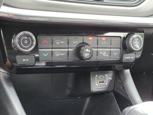 Used 2024 Jeep Compass Limited AWD/4WD image 24