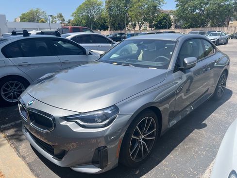 Used 2025 BMW 230i Coupe w/ Convenience Package RWD image 2