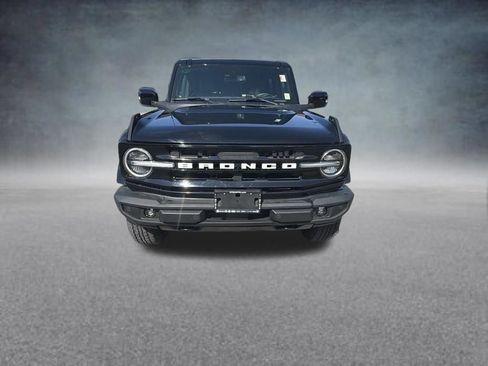 Used 2023 Ford Bronco Outer Banks AWD/4WD image 9