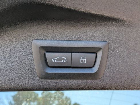 Used 2025 BMW X5 xDrive40i w/ Climate Comfort Package image 35