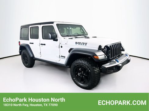 Used 2023 Jeep Wrangler Unlimited w/ Cold Weather Group AWD/4WD image 1