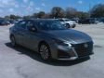 Used 2024 Nissan Altima 2.5 SV