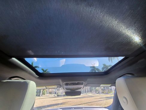 Used 2020 Land Rover Range Rover Velar R-Dynamic S image 26