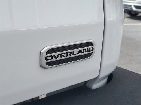 Used 2022 Jeep Gladiator Overland w/ Popular Equipment Package image 6