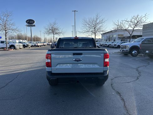 Certified 2022 Ford Maverick XLT image 4