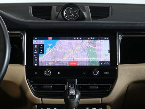 Certified 2023 Porsche Macan AWD/4WD image 15