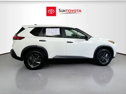 Used 2023 Nissan Rogue S FWD image 2