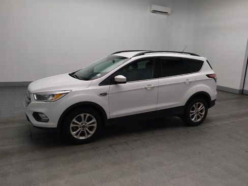 Used 2018 Ford Escape SE FWD image 2