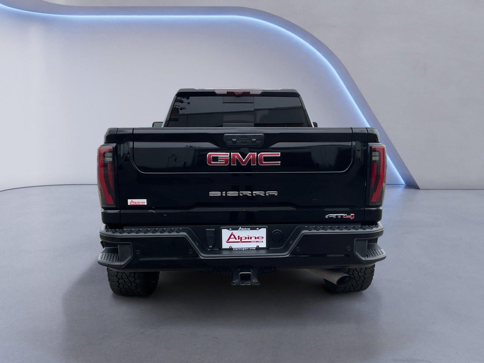Used 2024 GMC Sierra 2500 AT4 w/ AT4 Premium Plus Package AWD/4WD image 4