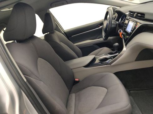 Used 2018 Toyota Camry LE image 21