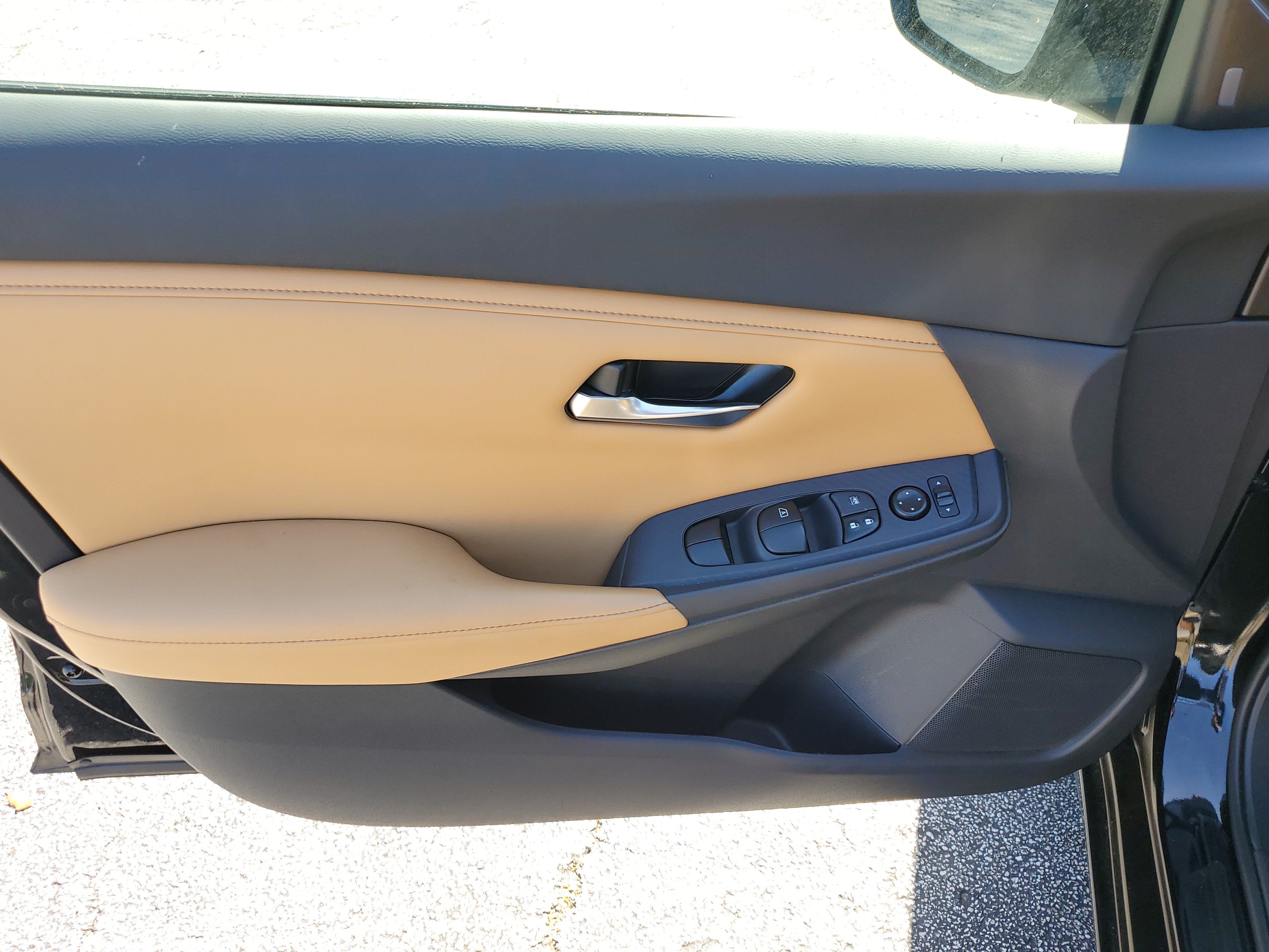 Used 2023 Nissan Sentra SV w/ SV Premium Package FWD image 12